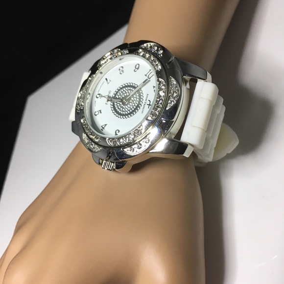 Watch - Picture 2 of 5